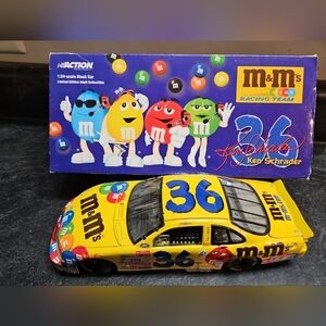 Action Limited NASCAR Ken Schrader #36 M&M's Racing 2000 1:24 Grand Prix